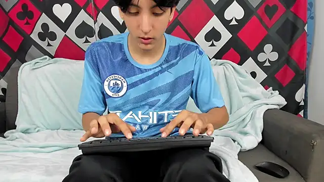 Snapshot of Steerlingxvx chatting on February 6, 2026, 1:18 pm Steerlingxvx online show from February 6, 2026, 1:18 pm