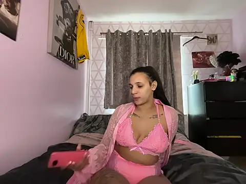 Snapshot of RavenNoirr chatting on March 13, 2026, 8:19 am RavenNoirr online show from March 13, 2026, 8:19 am