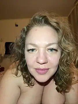 Snapshot of BBBWOOW chatting on April 1, 2026, 1:41 pm BBBWOOW online show from April 1, 2026, 1:41 pm