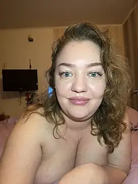 Snapshot of BBBWOOW chatting on April 13, 2026, 11:09 pm BBBWOOW online show from April 13, 2026, 11:09 pm