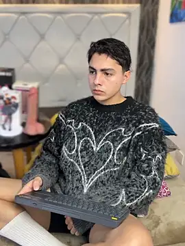 Snapshot of Samu_Hott chatting on February 16, 2026, 8:29 pm Samu Hott online show from February 16, 2026, 8:29 pm