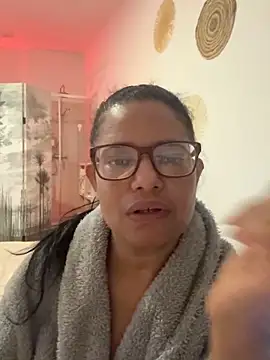 MelOnlyOf online show from February 9, 2026, 5:11 pm