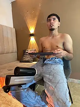 Snapshot of Noah_Smith01 chatting on June 7, 2026, 7:41 pm Noah Smith01 online show from June 7, 2026, 7:41 pm