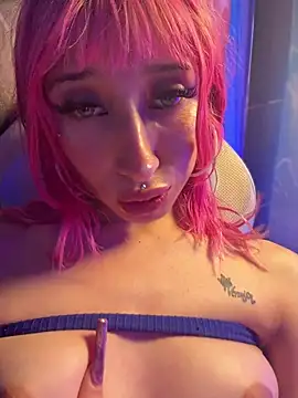 Snapshot of Maaddy_LS chatting on February 5, 2026, 7:53 pm Maaddy LS online show from February 5, 2026, 7:53 pm