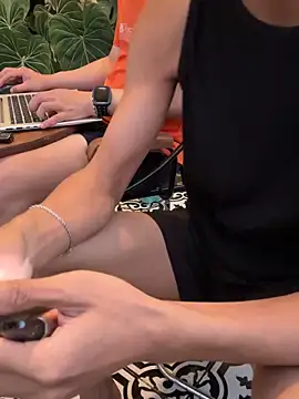 Snapshot of gold221298 chatting on April 8, 2026, 11:12 am gold221298 online show from April 8, 2026, 11:12 am