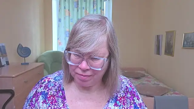 Snapshot of Emma_Eclipsee chatting on February 13, 2026, 8:58 am Emma Eclipsee online show from February 13, 2026, 8:58 am