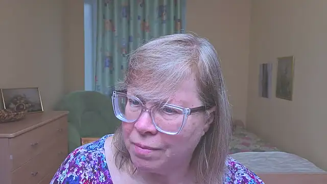 Snapshot of Emma_Eclipsee chatting on April 1, 2026, 10:49 am Emma Eclipsee online show from April 1, 2026, 10:49 am