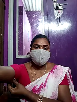 Snapshot of Tamil_Hot_Nisha chatting on April 13, 2026, 4:33 pm Tamil Hot Nisha online show from April 13, 2026, 4:33 pm