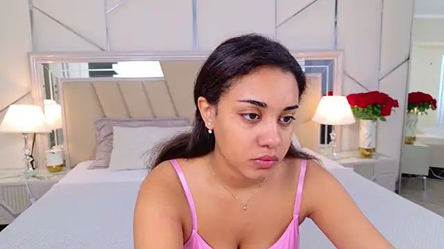 Luna Cortier online show from June 22, 2026, 5:15 am