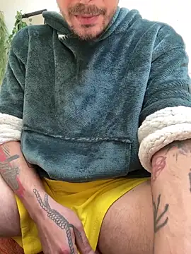 Piratee666 online show from April 7, 2026, 7:32 am