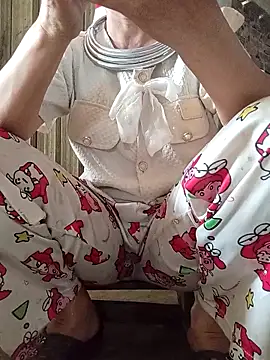 lena-cute online show from April 5, 2026, 2:29 am