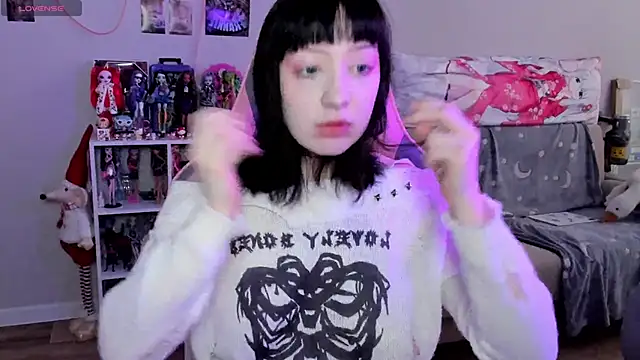 Snapshot of MollysLand chatting on February 6, 2026, 7:37 am MollysLand online show from February 6, 2026, 7:37 am