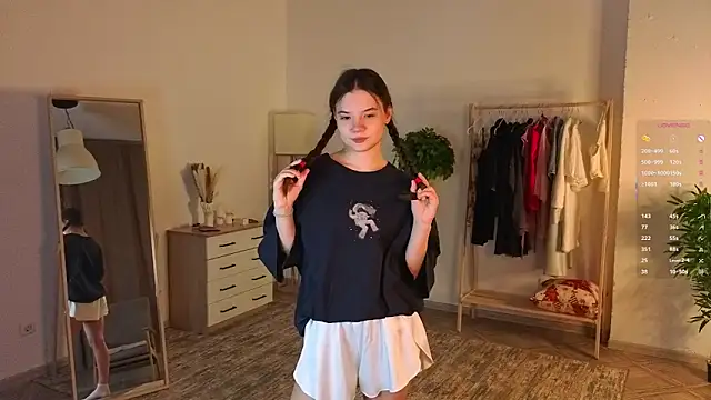 Snapshot of MirthaZien chatting on February 11, 2026, 1:16 am MirthaZien online show from February 11, 2026, 1:16 am