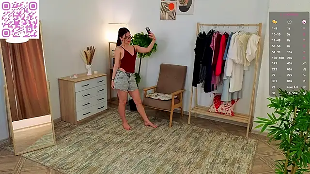 Snapshot of MirthaZien chatting on April 2, 2026, 1:02 am MirthaZien online show from April 2, 2026, 1:02 am