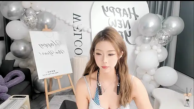 hotgirl0111 online show from February 12, 2026, 10:48 am