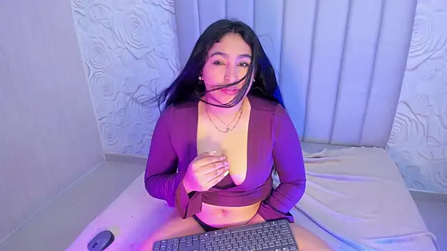 Snapshot of Lya_dubois_ chatting on April 29, 2026, 9:10 pm Lya dubois online show from April 29, 2026, 9:10 pm