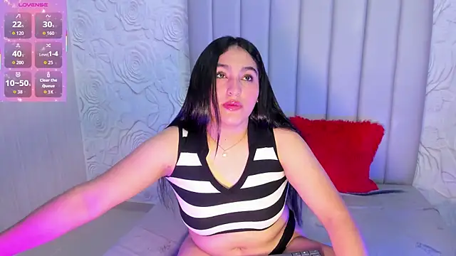 Snapshot of Lya_dubois_ chatting on April 24, 2026, 8:44 pm Lya dubois online show from April 24, 2026, 8:44 pm