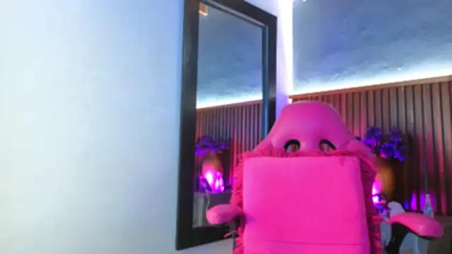 miss monserrate01 online show from March 3, 2026, 1:07 pm