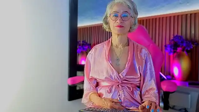 miss monserrate01 online show from April 14, 2026, 1:49 pm