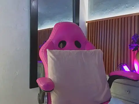 miss monserrate01 online show from February 21, 2026, 12:51 pm