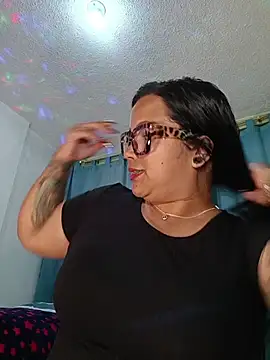 Snapshot of LuanaLeon chatting on February 20, 2026, 3:25 am LuanaLeon online show from February 20, 2026, 3:25 am