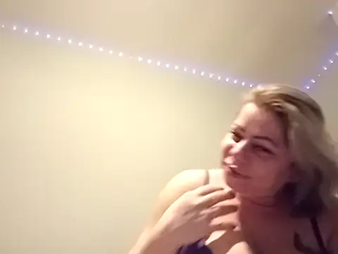 lovebaby69 online show from February 5, 2026, 5:42 pm