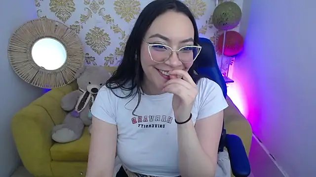 ALISS M  online show from March 9, 2026, 8:12 pm