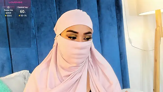 fatimarab   online show from March 10, 2026, 3:43 am