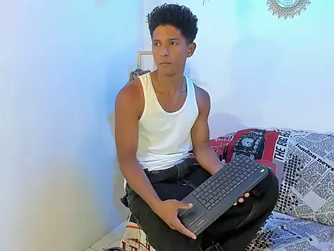 Yoel hot2004 online show from February 9, 2026, 7:34 pm