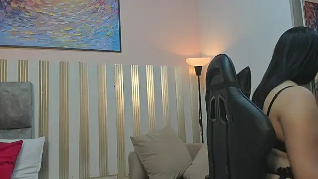 nina glow online show from March 12, 2026, 11:25 am