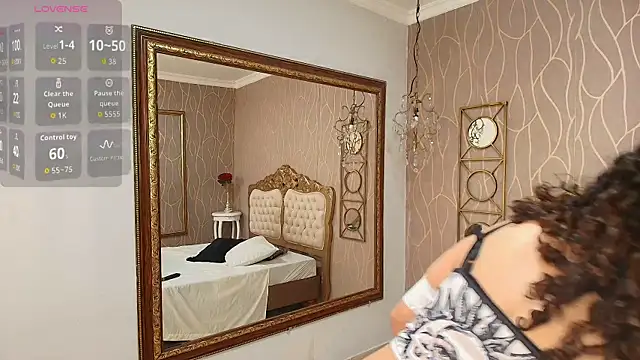 Snapshot of meganrousx chatting on February 24, 2026, 12:39 pm meganrousx online show from February 24, 2026, 12:39 pm