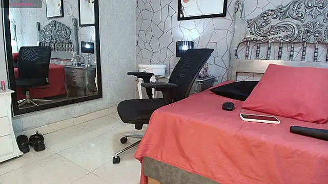 meganrousx online show from March 11, 2026, 11:48 am