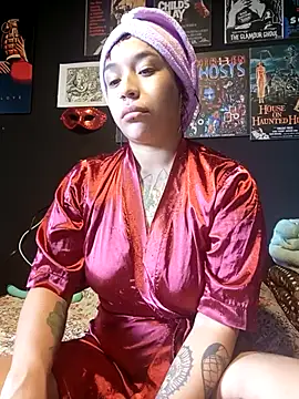 GingerLara online show from February 19, 2026, 5:10 pm