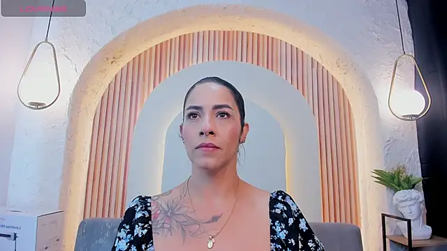 Snapshot of violet_scott_ chatting on April 10, 2026, 10:11 am violet scott online show from April 10, 2026, 10:11 am