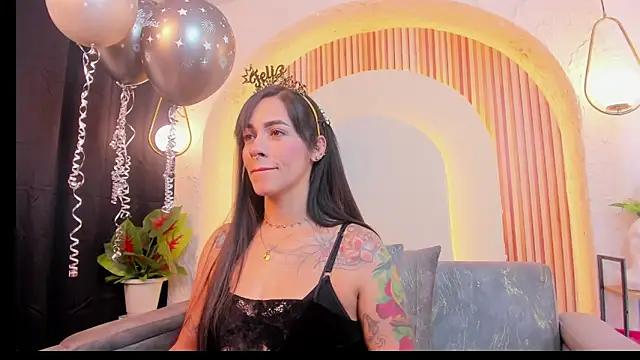 Snapshot of violet_scott_ chatting on March 4, 2026, 10:34 am violet scott online show from March 4, 2026, 10:34 am