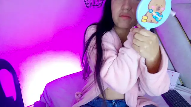 Dahiana Dmour  online show from February 17, 2026, 12:24 pm