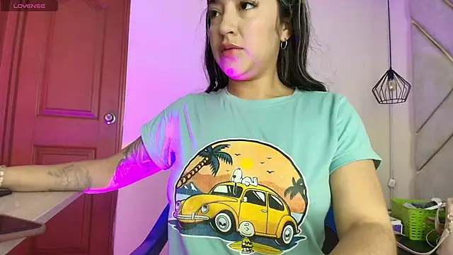 Snapshot of Dahiana_Dmour_ chatting on April 15, 2026, 12:53 pm Dahiana Dmour online show from April 15, 2026, 12:53 pm
