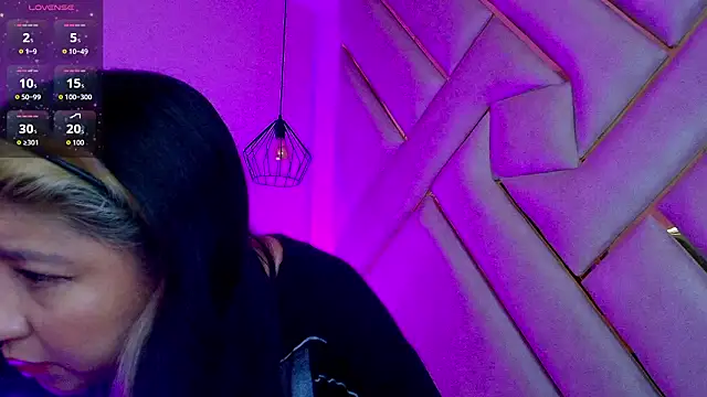 Dahiana Dmour  online show from February 20, 2026, 1:35 pm