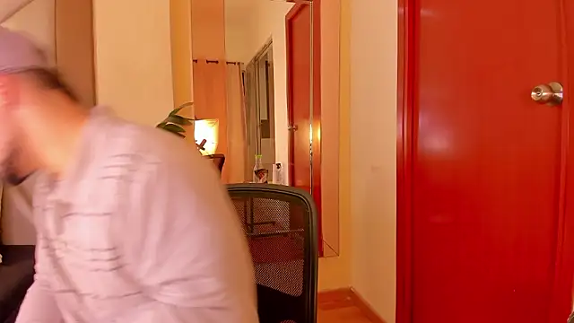 valenssio moretti online show from March 12, 2026, 4:07 am