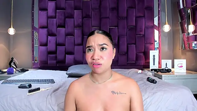 MiaWolton online show from March 1, 2026, 7:30 am