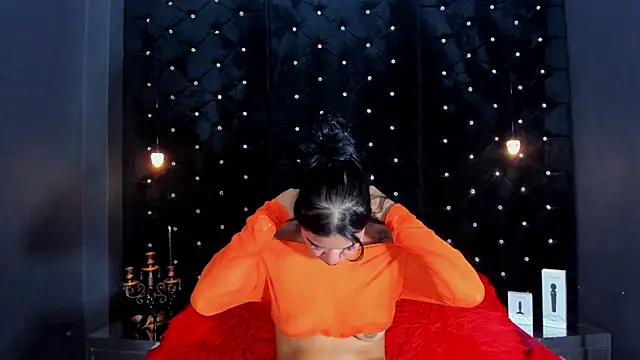 MiaWolton online show from March 30, 2026, 7:15 pm