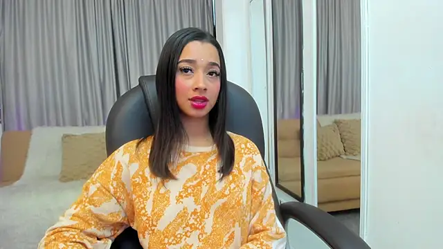 Snapshot of Cristal_Evanz chatting on February 13, 2026, 10:43 pm Cristal Evanz online show from February 13, 2026, 10:43 pm