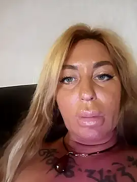 MiaMooly online show from September 19, 2025, 6:12 pm