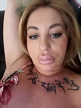 MiaMooly online show from February 28, 2026, 1:22 pm