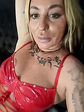 MiaMooly online show from October 14, 2025, 1:45 pm