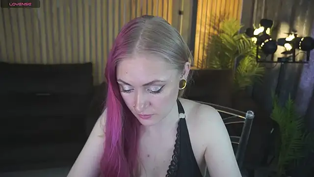 DramaQuenns online show from May 20, 2026, 5:48 am