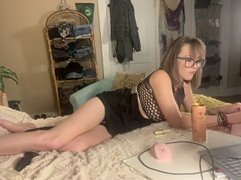 Snapshot of BrookiesLife chatting on April 21, 2026, 2:51 am BrookiesLife online show from April 21, 2026, 2:51 am