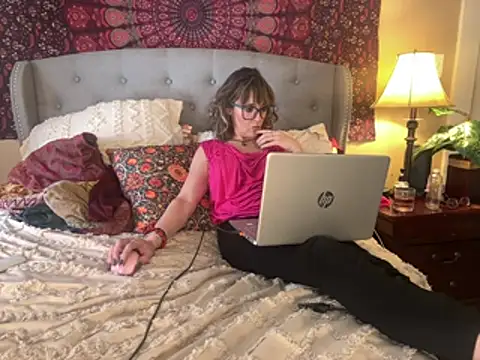 Snapshot of BrookiesLife chatting on May 12, 2026, 5:41 pm BrookiesLife online show from May 12, 2026, 5:41 pm