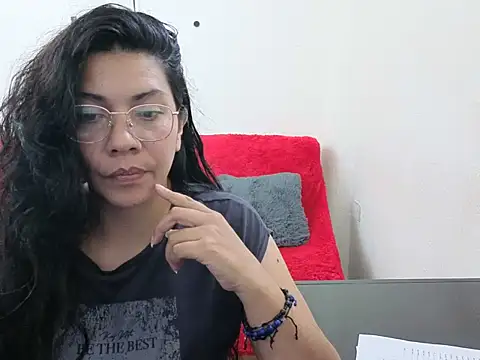 Snapshot of johana_collins chatting on May 25, 2026, 5:00 pm johana collins online show from May 25, 2026, 5:00 pm
