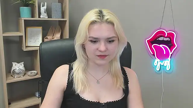 SweetLilyxo online show from March 1, 2026, 2:39 pm